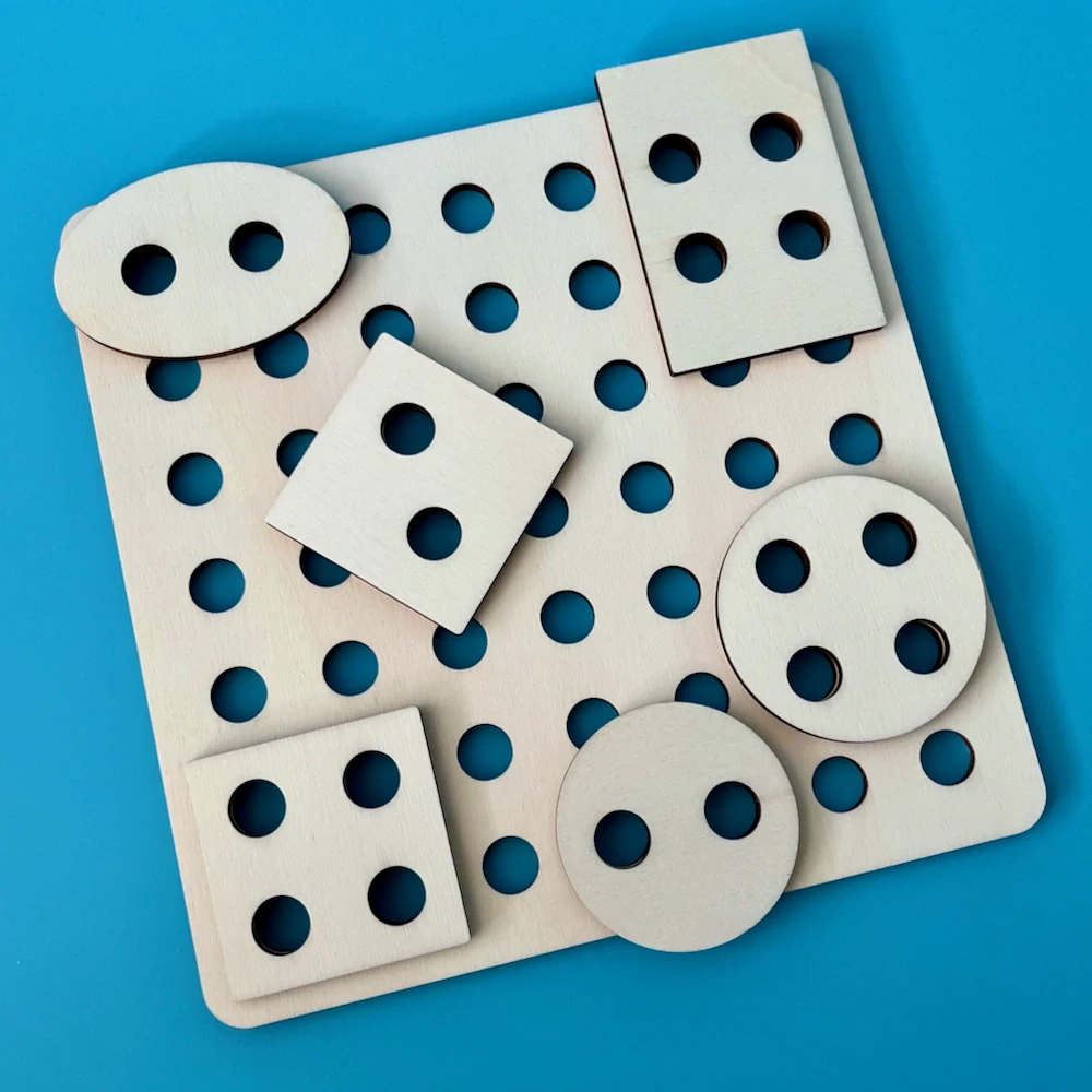 Provlékací deska s knoflíky - 36 děr