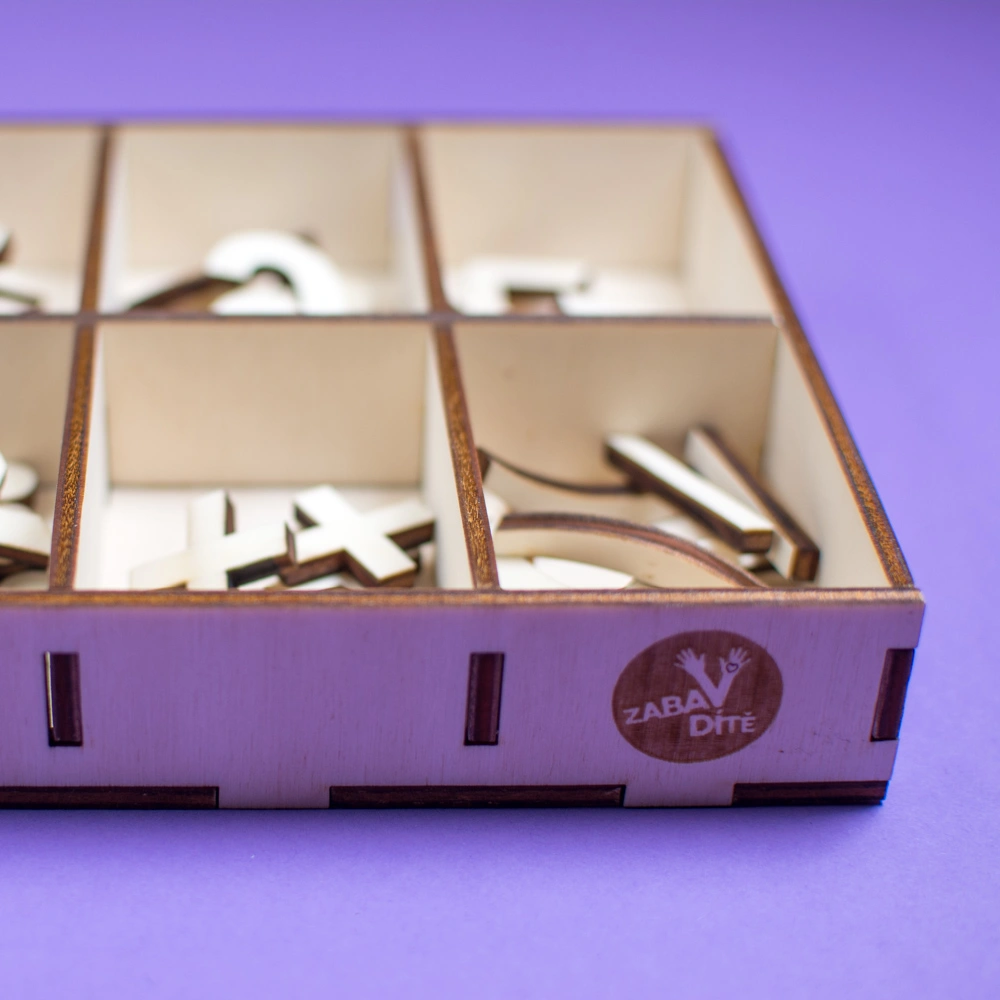 Krabice s čísly a početními znaménky